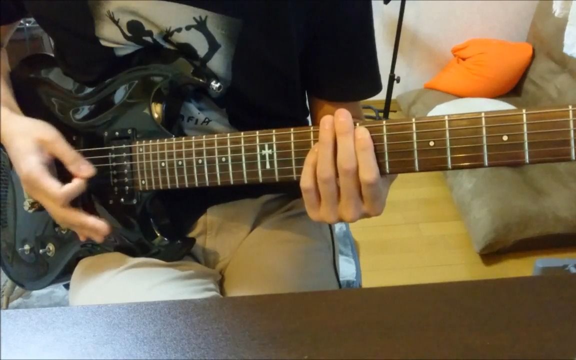 [图]ZARD - 愛は暗闇の中で Guitar Cover 弾いてみた