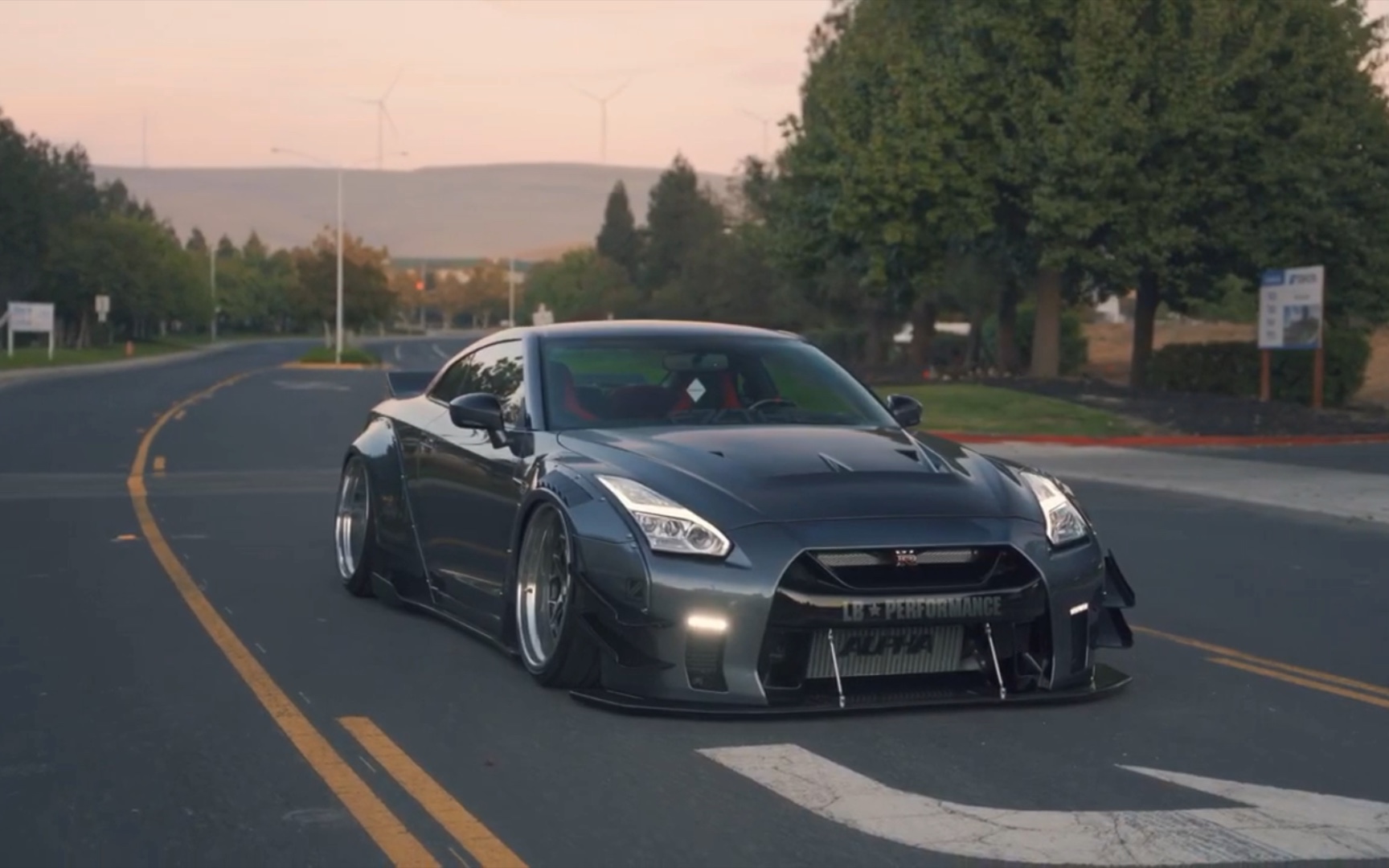 自由步改装宽体低趴gtr_哔哩哔哩 (゜-゜)つロ 干杯~-bilibili