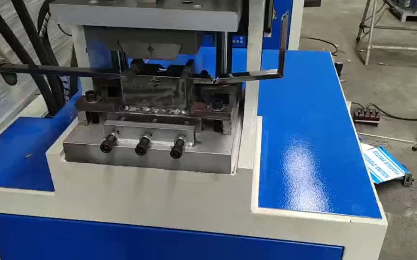 不锈钢方管折角机 管材冲90度角