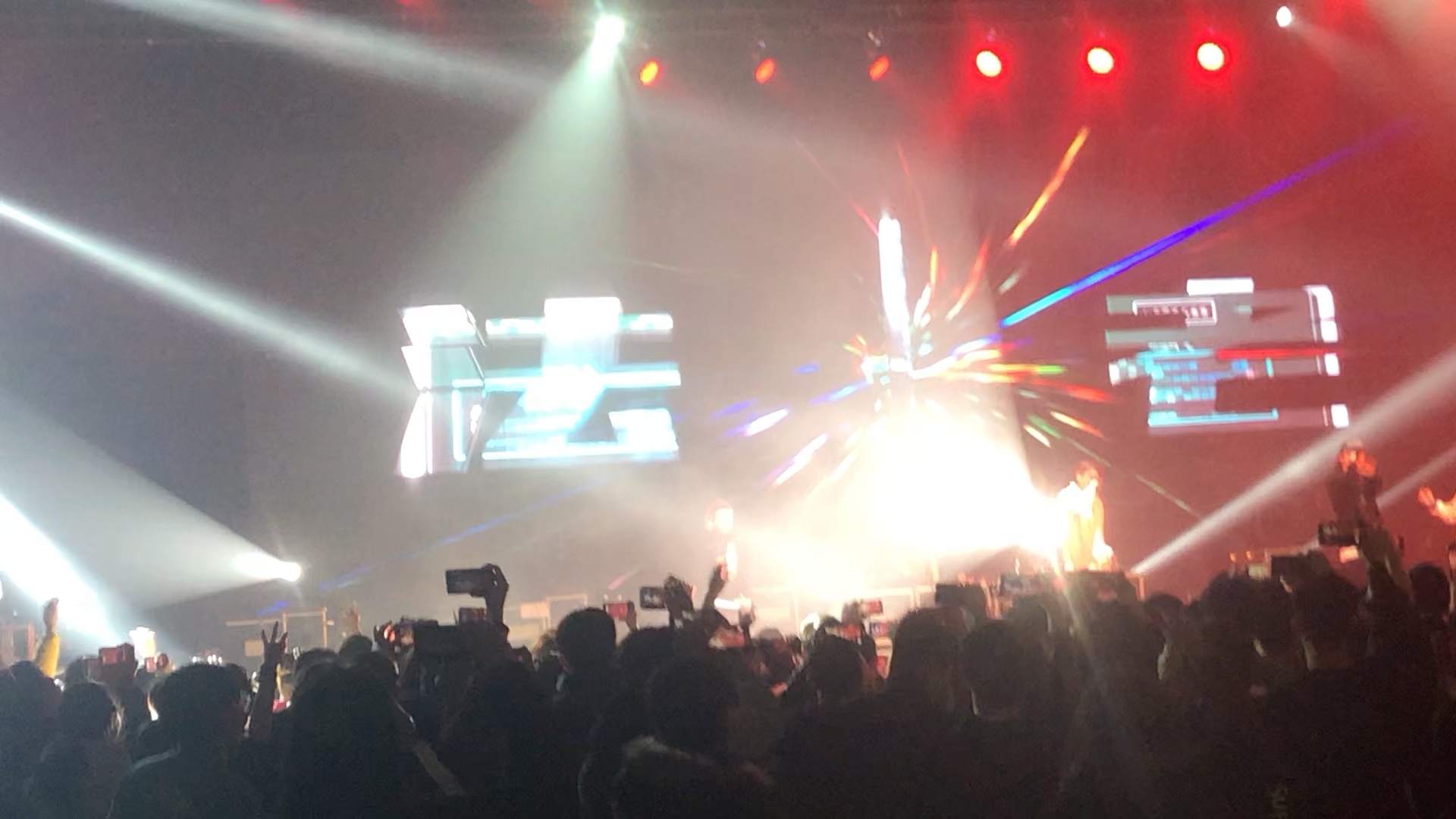 南京太阳宫法老炸裂现场上学威龙!