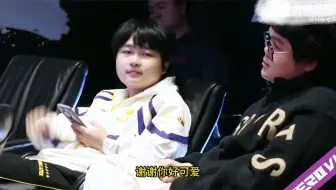 【星痕】乖乖听话挥手，并轻轻地说了一句？