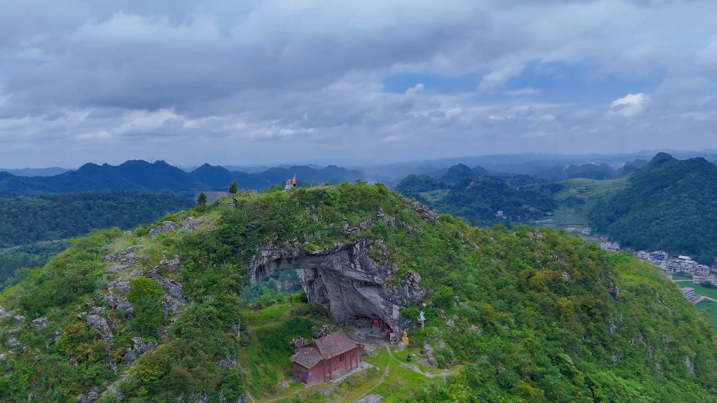 山顶有桥,桥下有庙——贵州瓮安"仙桥山"全视角航拍记录