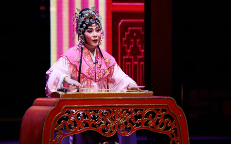 潮剧《春草闯堂》现场版片段(吴玲儿,方展荣演出)_哔哩哔哩_bilibili