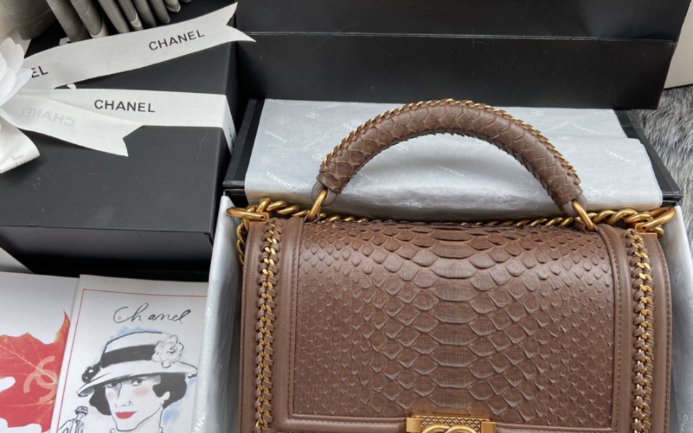 香奈儿94804:南非蟒蛇皮手包 真品细节图 享受奢华