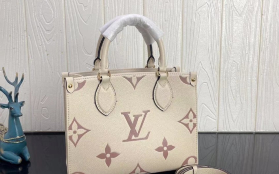 lv小号onthego手袋m45654,1968年经典款,giant bicolor压印设计