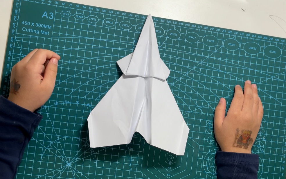 手工折纸diy教程lenny自创带尾翼飞超远的战斗纸飞机详细讲解教学