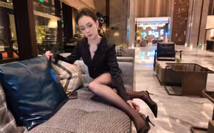 黑丝高跟阿姨