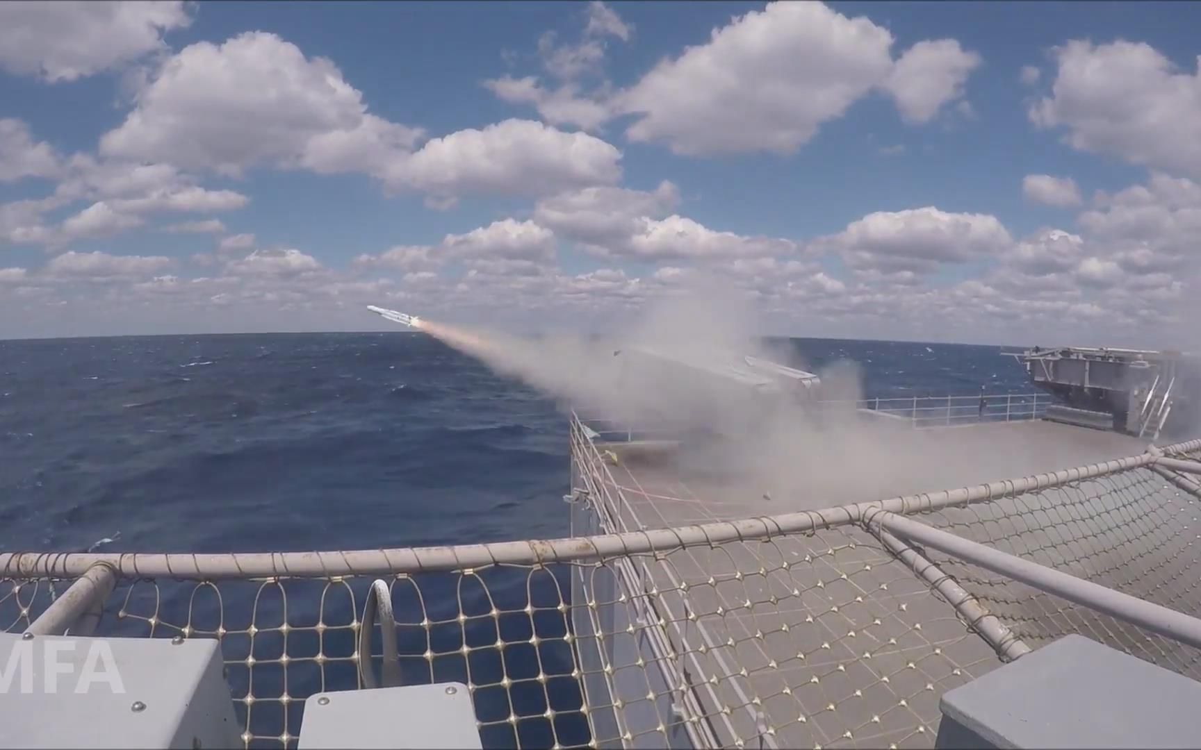 福特号航空母舰(cvn 78)上进行rim-162海麻雀导弹发射测试(3326)_哔哩