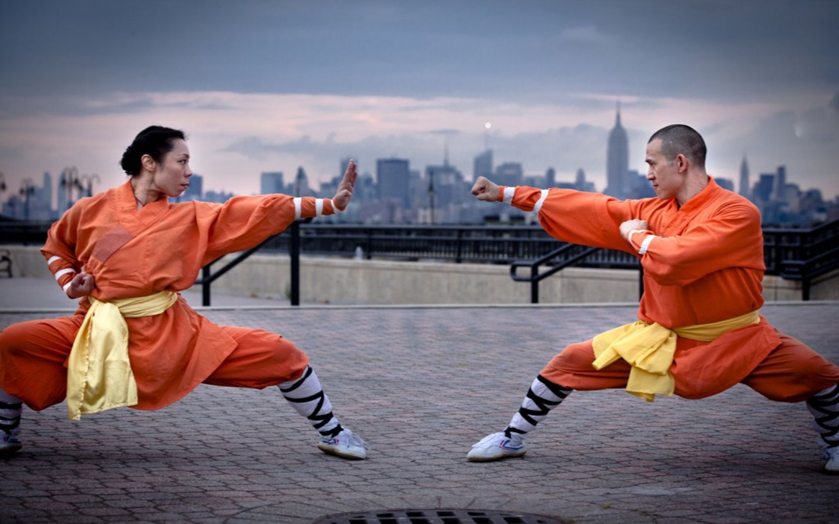 不同国家的武术表演,印度像打铁,韩国砍竹子,中国武术博大精深