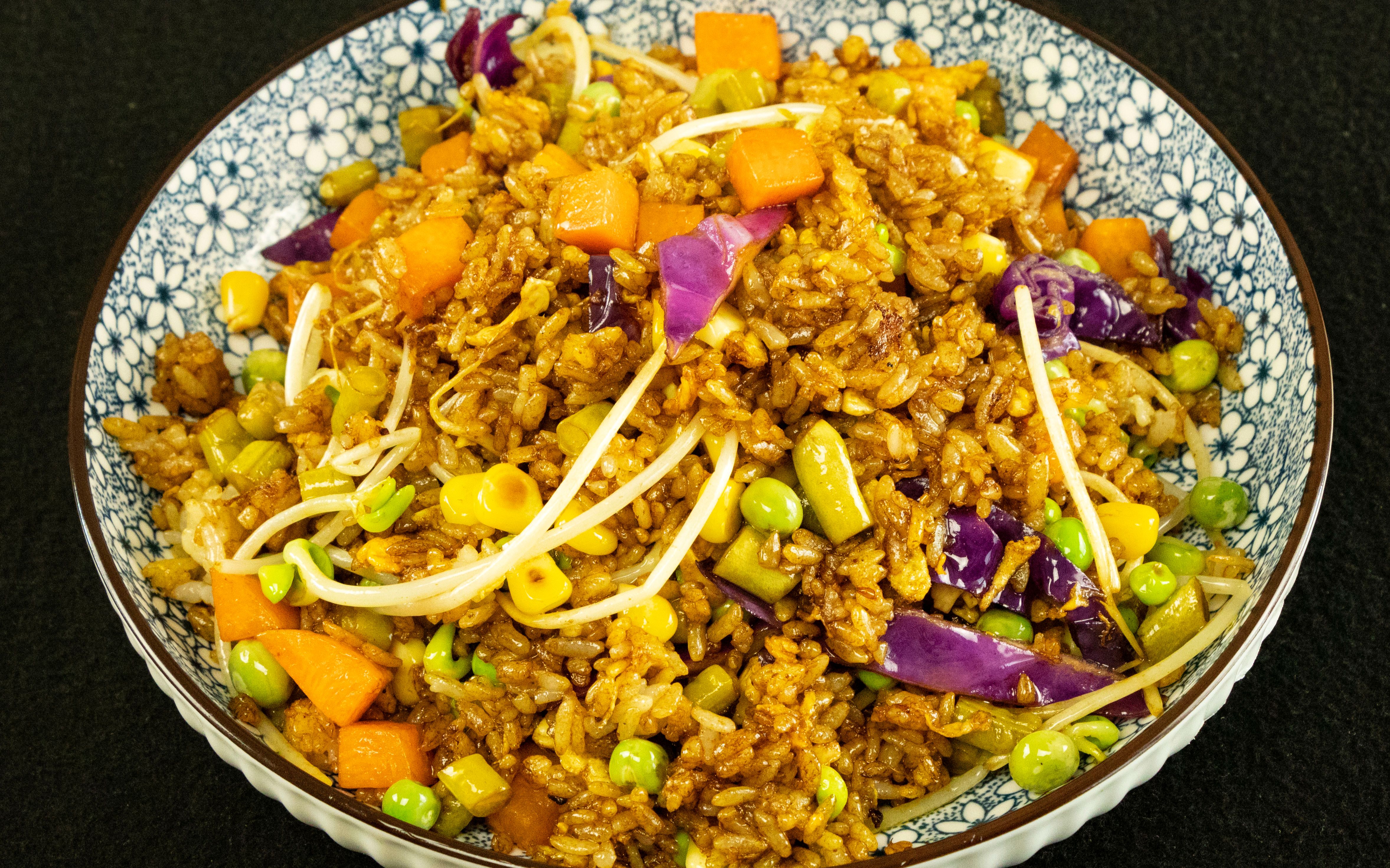 接上个视频,三款热卖炒饭,酱香肥肠炒饭,酱香烤鸭炒饭,酱香鸭胗炒饭