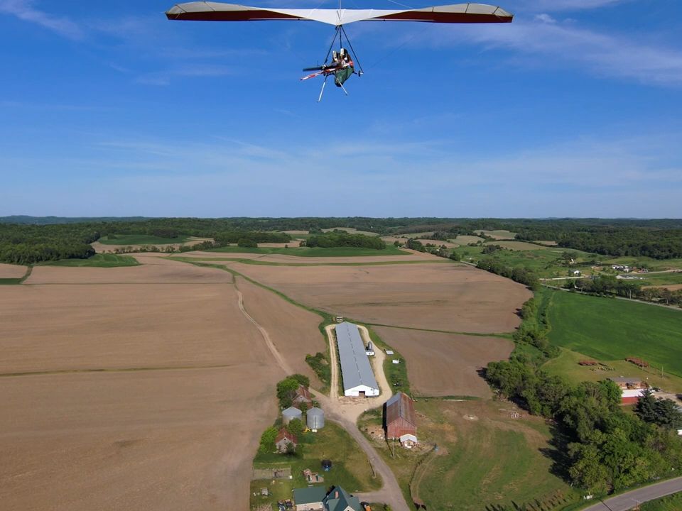 给无动力三角翼装上电动机平原上能起飞