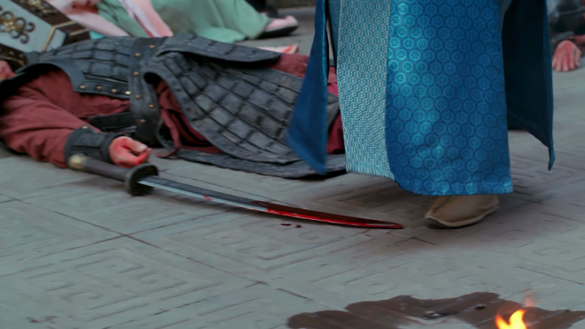 三千鸦杀阿满替帝女挡刀受伤而晕厥好心疼