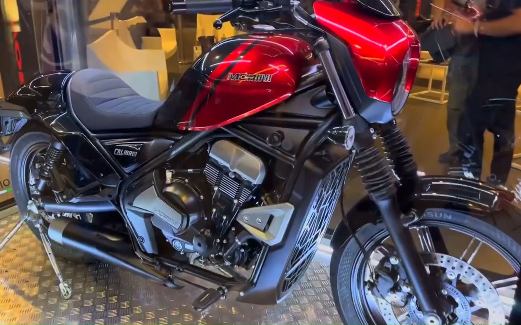 摩托莫里尼650巡航首次实车亮相,依旧搭载春风发动机