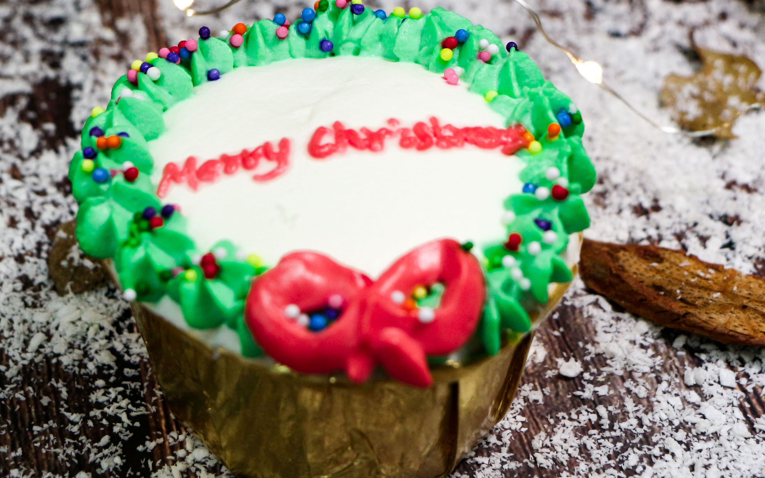 圣诞节来临,西点师教大家一道点心:圣诞纸杯蛋糕!