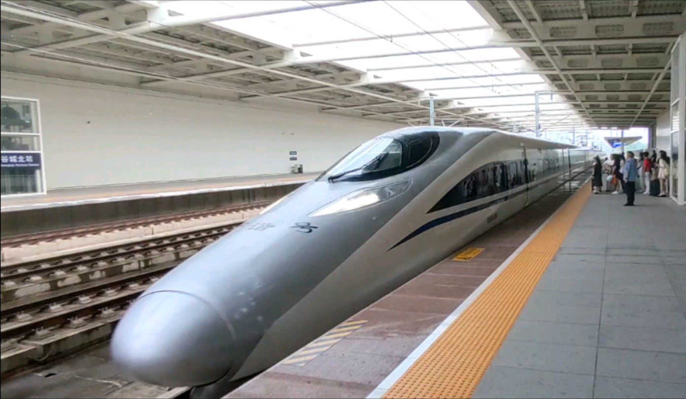 g6848(十堰东-汉口)到达谷城北站,本务crh380a-2888