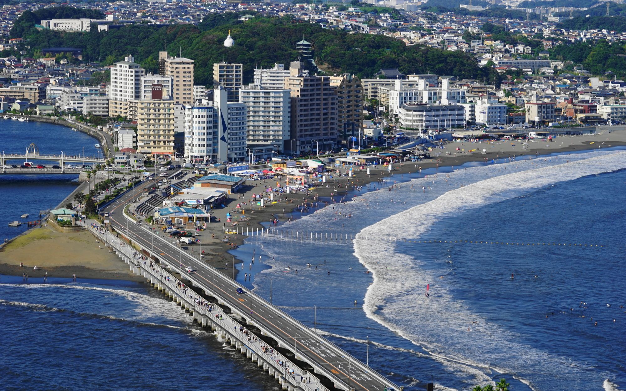 在江之岛观景台看藤泽城市