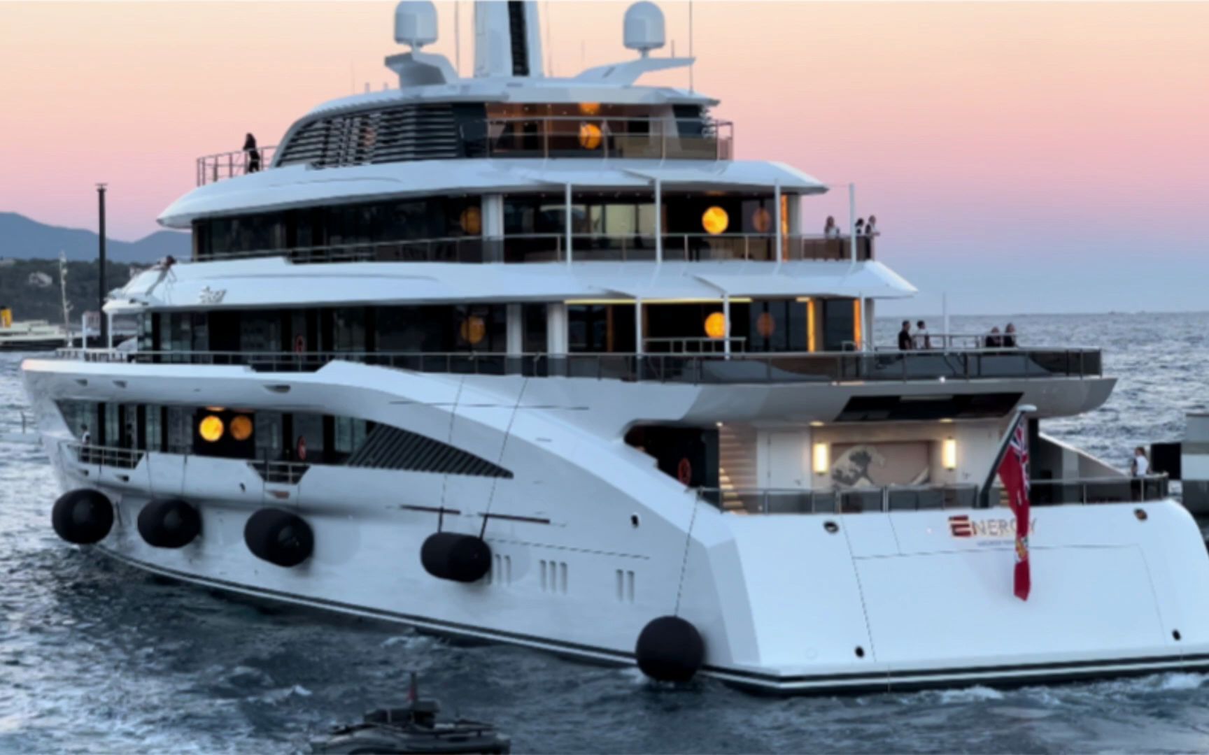 全新超级游艇 energy 78米长 由荷兰amels 制造