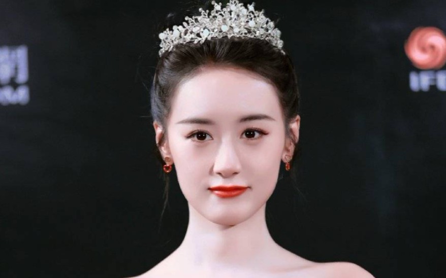 袁冰妍 加个小皇冠 更加完美了