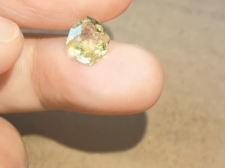 天然无处理金绿宝石