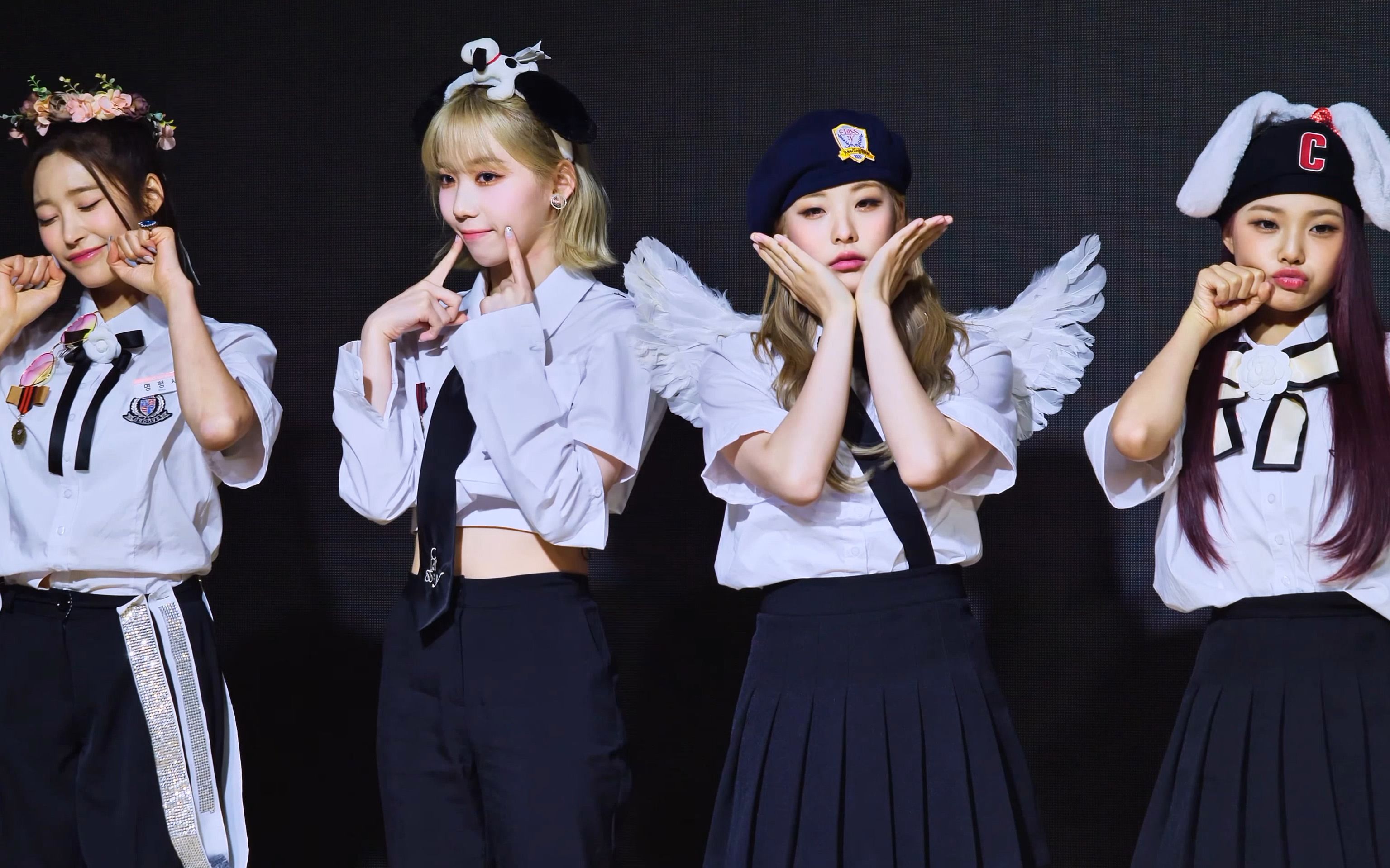 韩国女团classy明馨书洪慧朱金璇猷朴甫檼舞台后拍照时间220521面对面