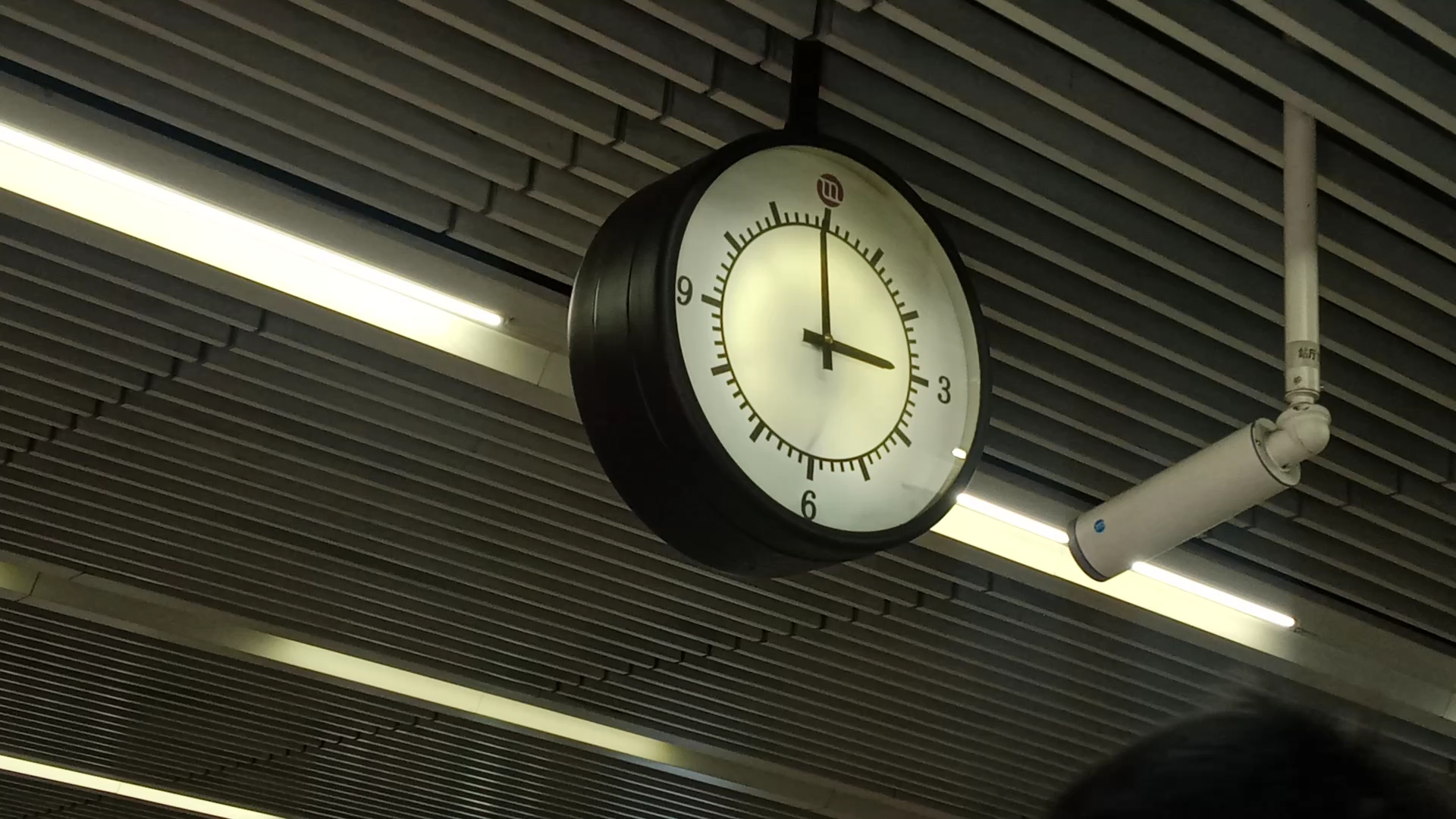 《北京京港地铁》马家堡站,时钟,15点(不报时)_哔哩哔哩_bilibili