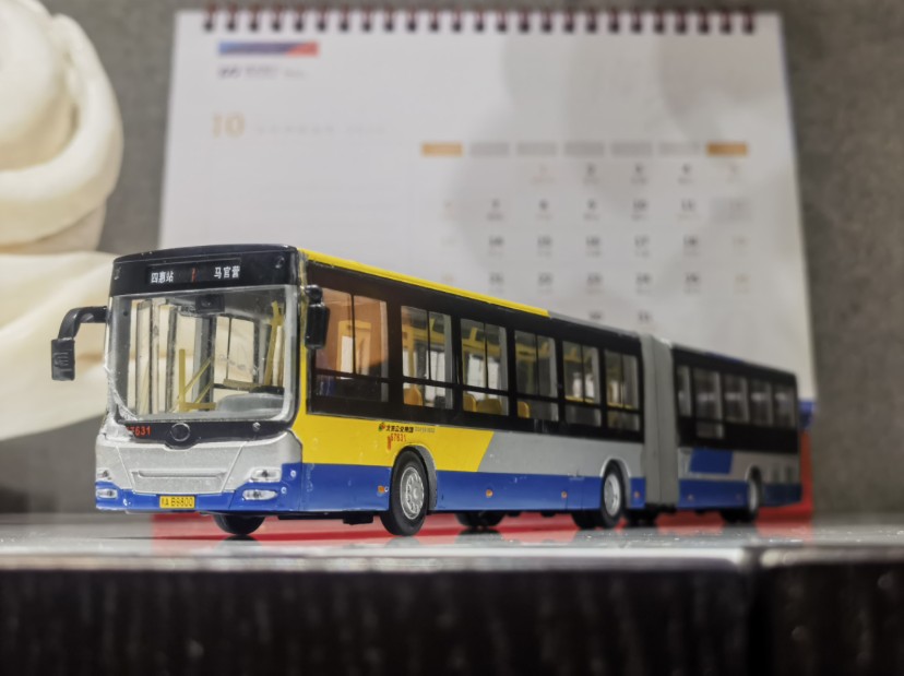 950收的两辆北京公交绝版铰接瑕疵模型开箱