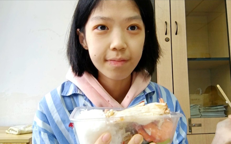 厌食症瘦女生努力吃饭的住院日记