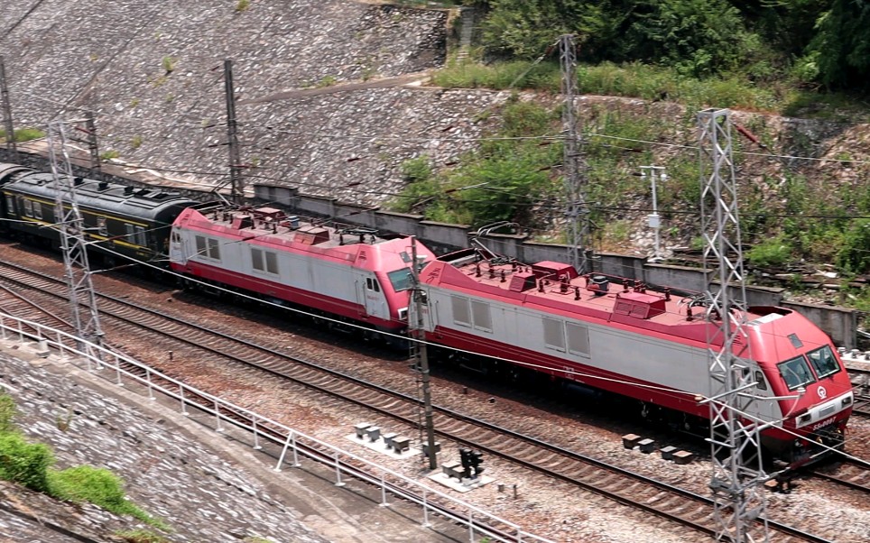 【双机】ss9-0097 0151牵引k326通过韶关直通场_哔哩哔哩 (゜-゜)つロ