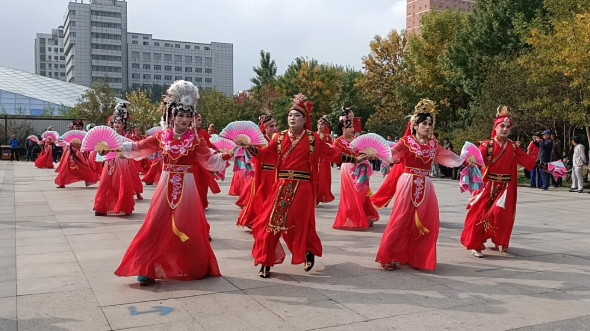 苍云扭秧歌图片