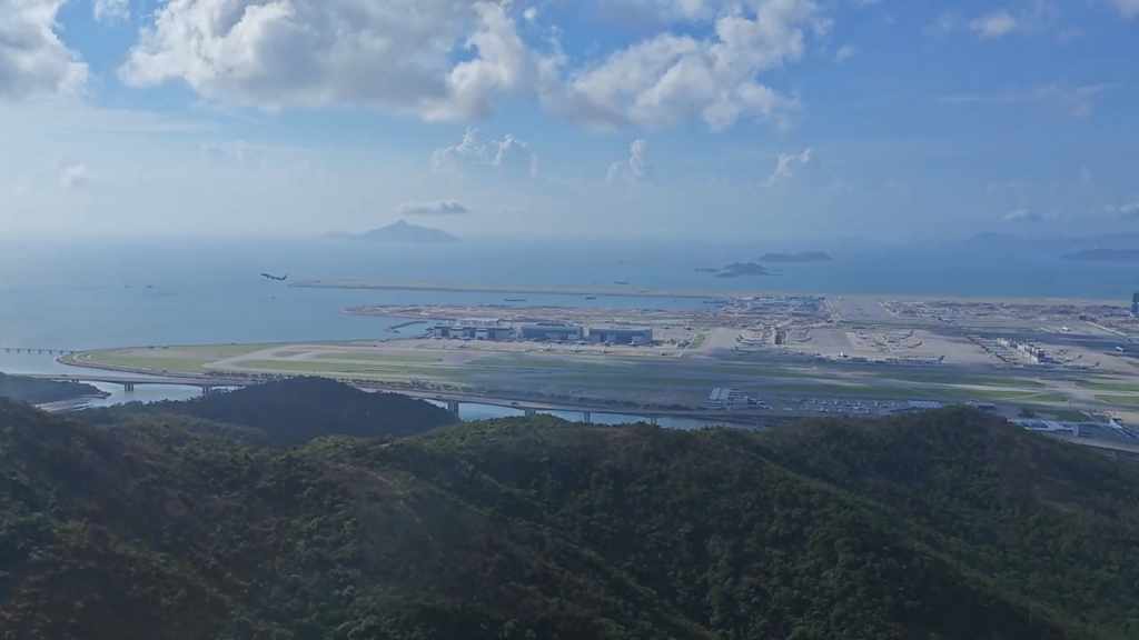 鸟瞰香港机场,有飞机起飞,治愈视频