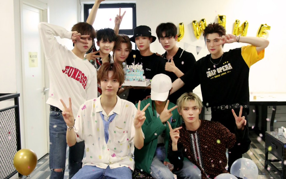 【unine】成员生日会表演舞台合集