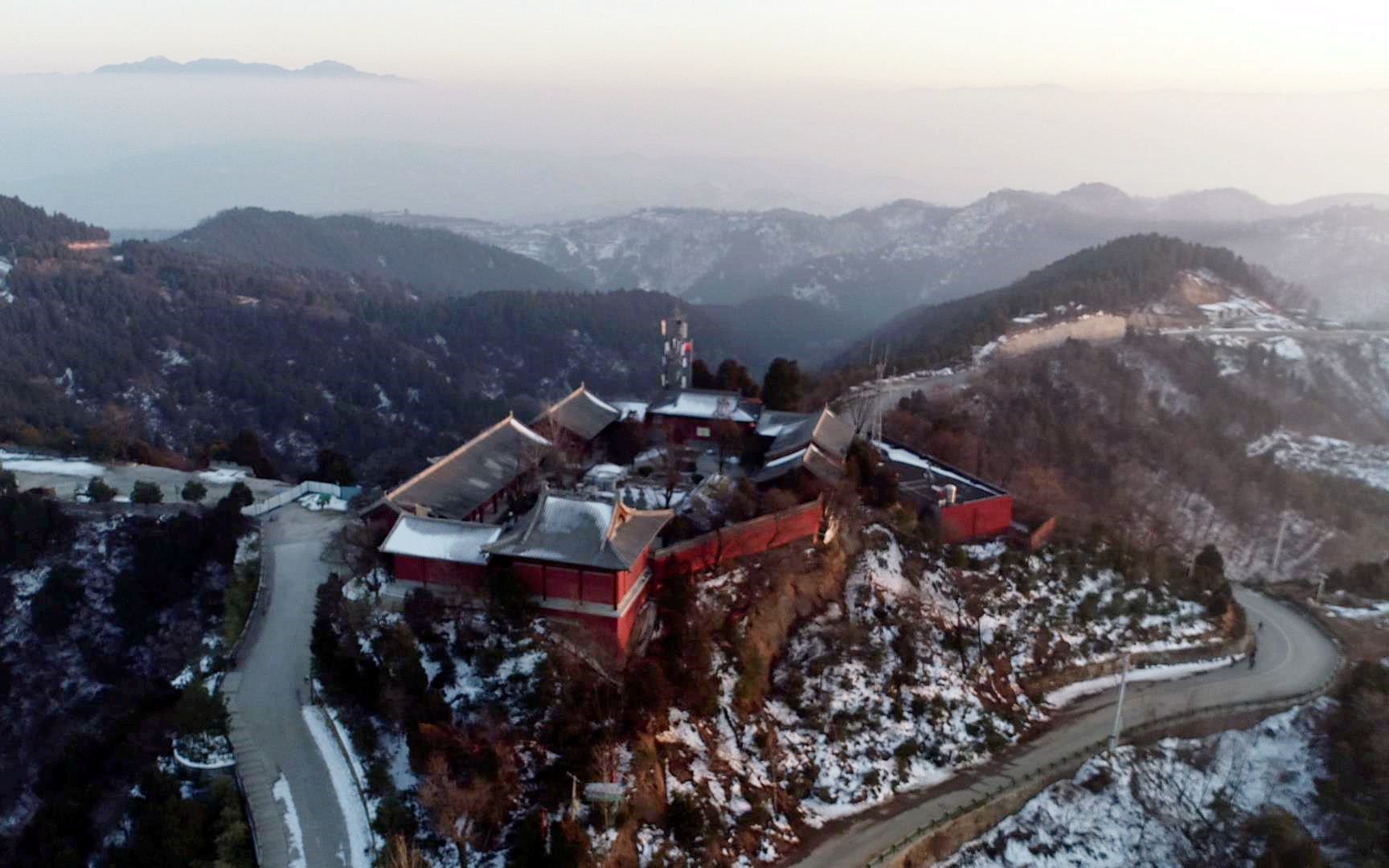 西安市临潼区:骊山最高峰,航拍人祖庙,纪念伏羲和女娲的场所哔哩哔哩bilibili