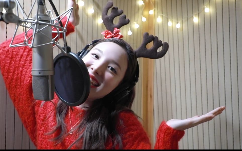 [图]TWICE林娜琏圣诞惊喜Cover A妹的Santa Tell Me官方视频公开