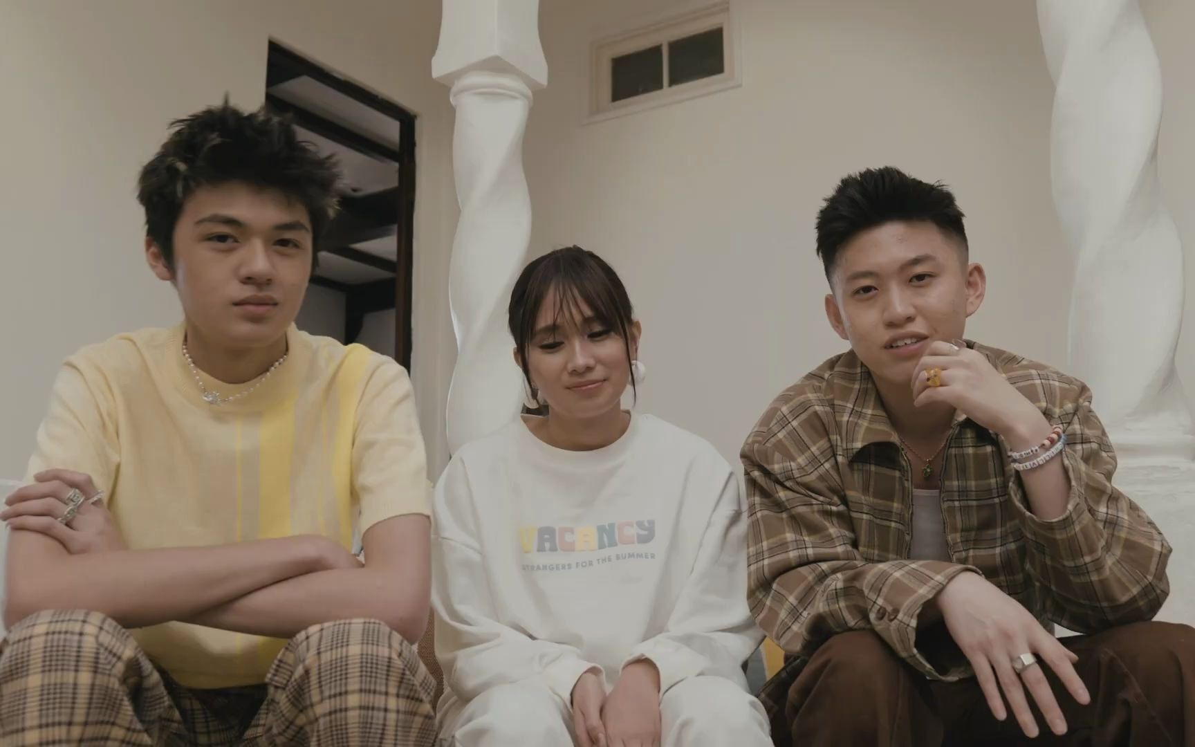 behind the scenes of california (rich brian, niki and warren hue
