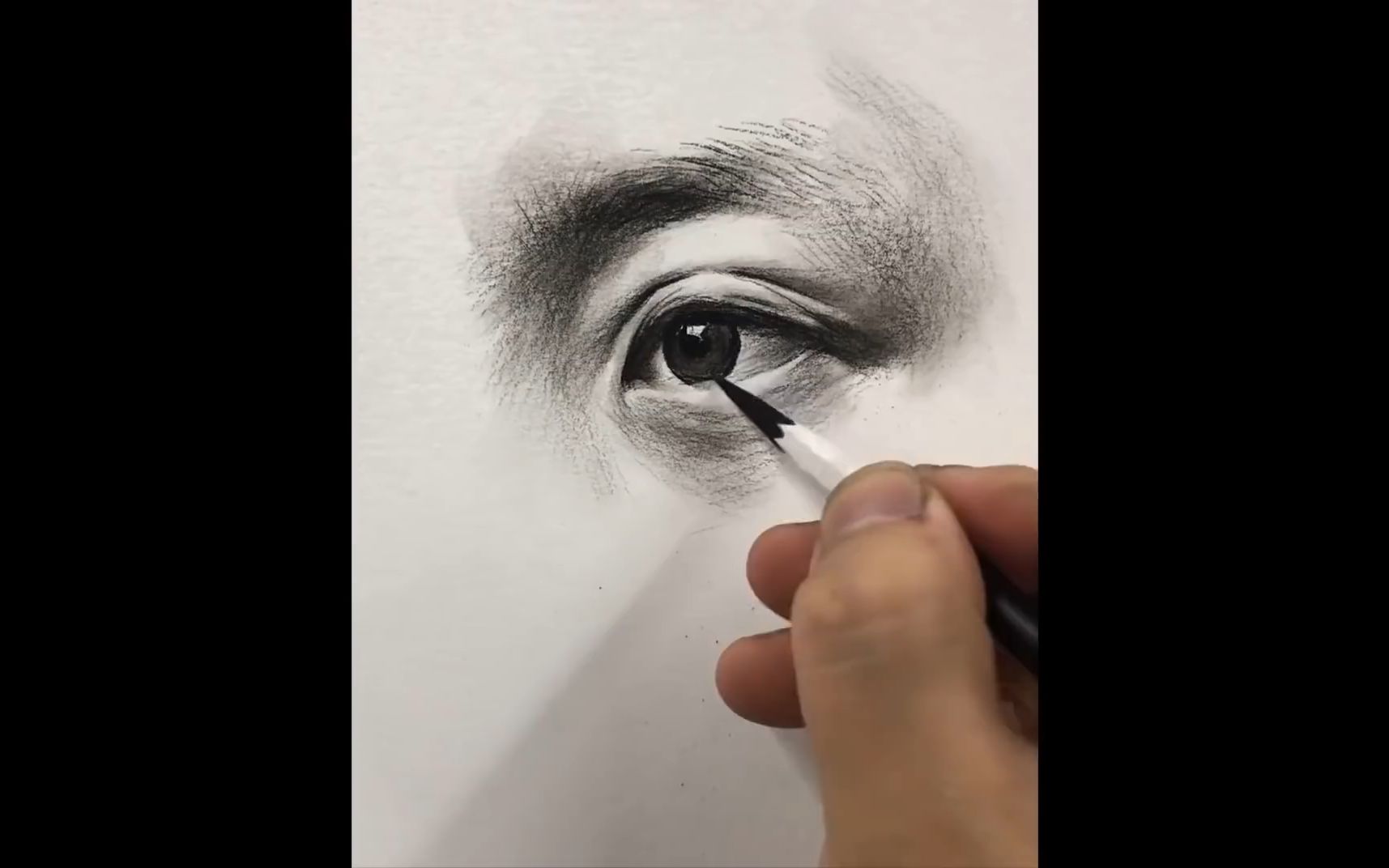 【素描】用炭笔画眼睛技巧