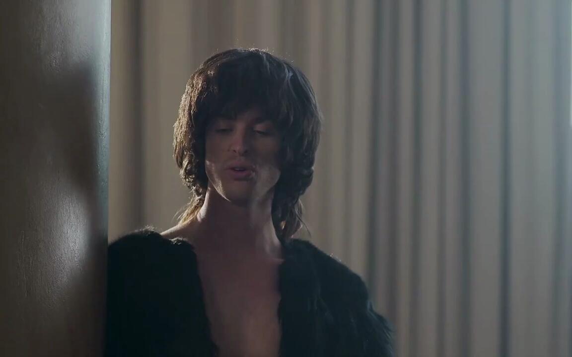 Isak Danielson - King of a Tragedy (Official Music Video)_哔哩哔哩