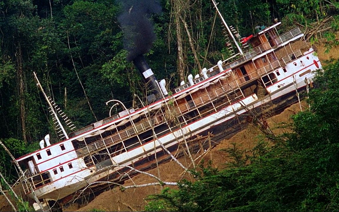 [图]【谁语】为了在热带雨林建歌剧院，他把轮船拉上了山，冒险片《陆上行舟》