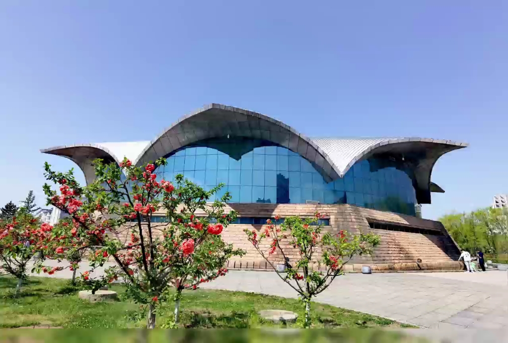 g331国道上风景(16)民族特色浓厚的集安博物馆