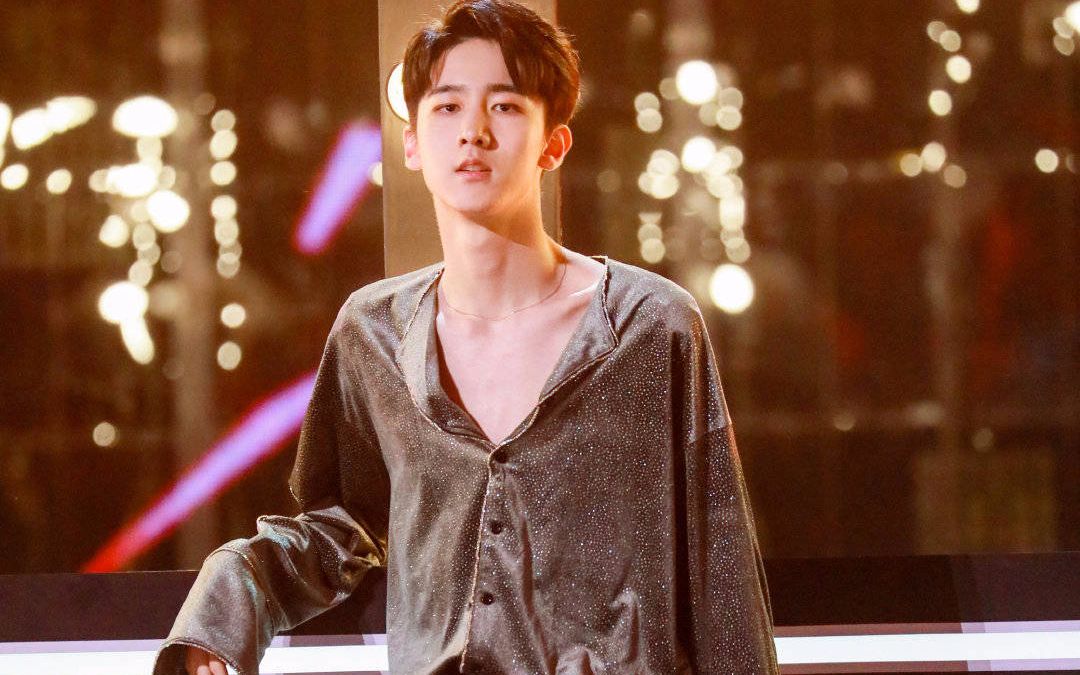 创造营2019赵让全是让的a到爆的letmeloveyou舞台还不来看