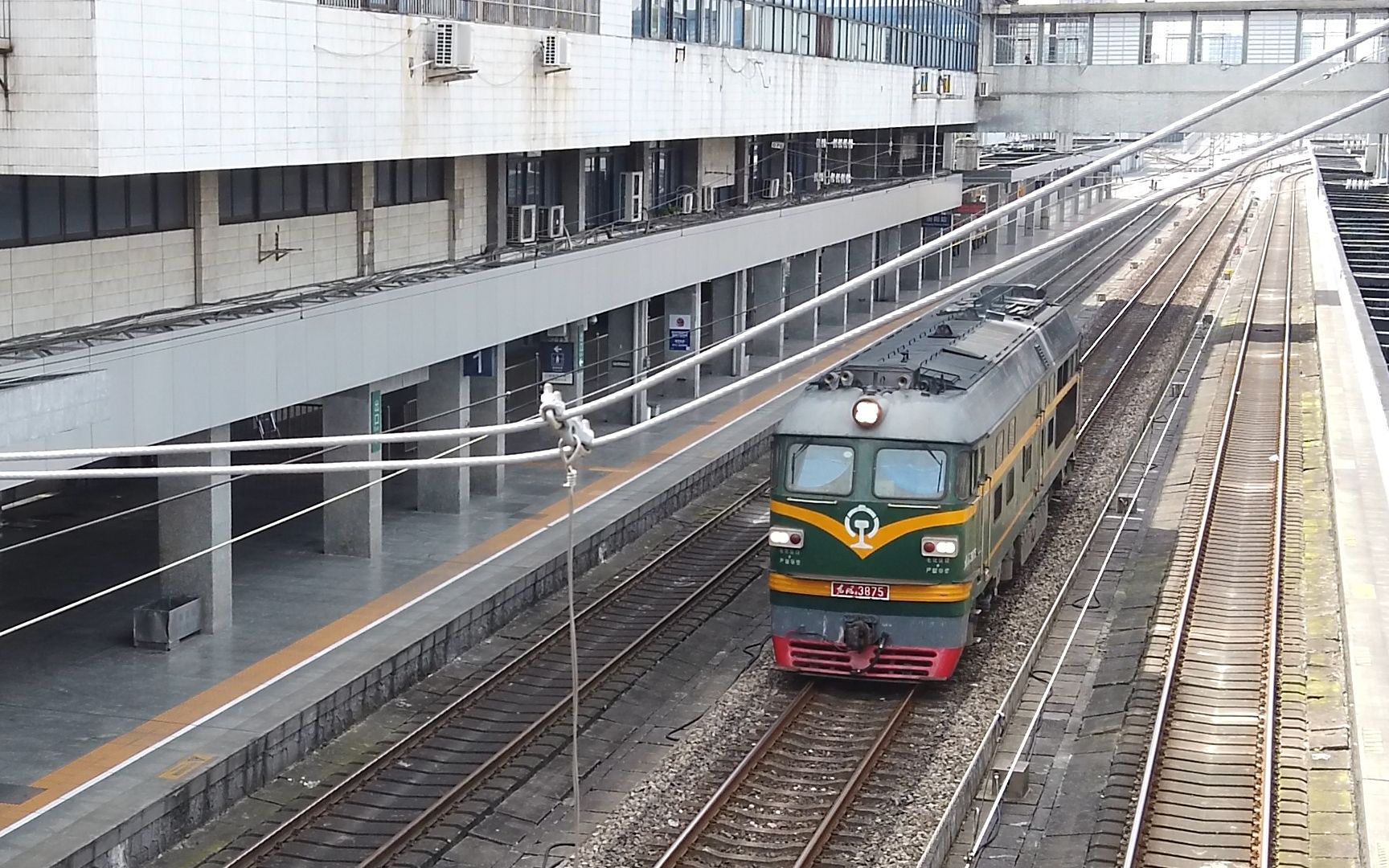 湘桂线衡阳站拍东风4b_哔哩哔哩_bilibili