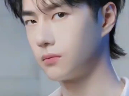 看王一博演绎全新植村秀透光瓶粉底液781578157815