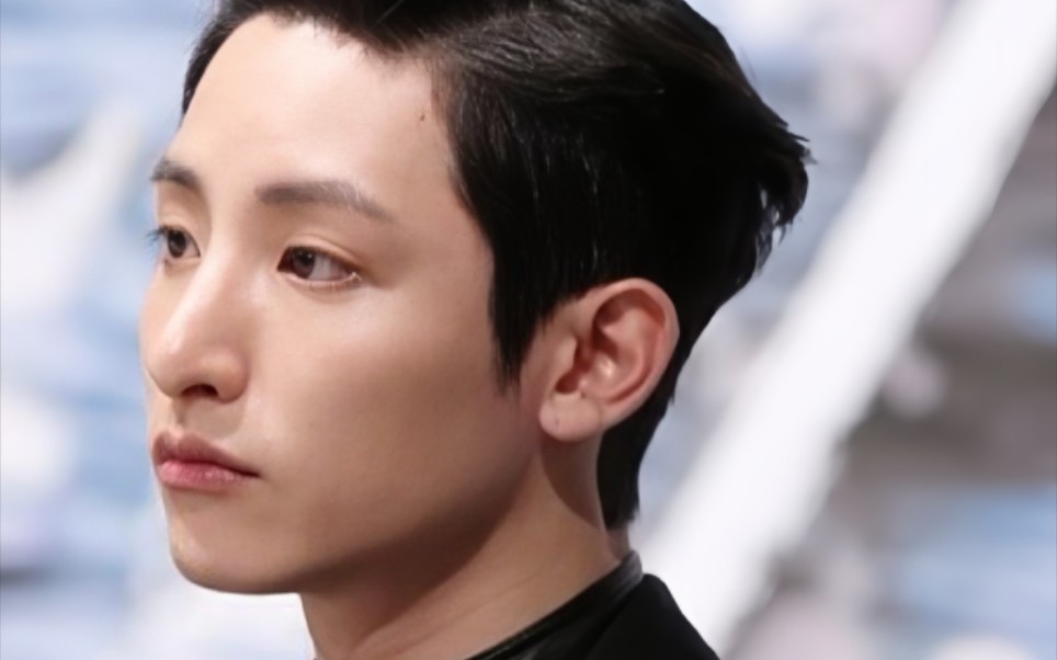 李洙赫完美侧颜杀