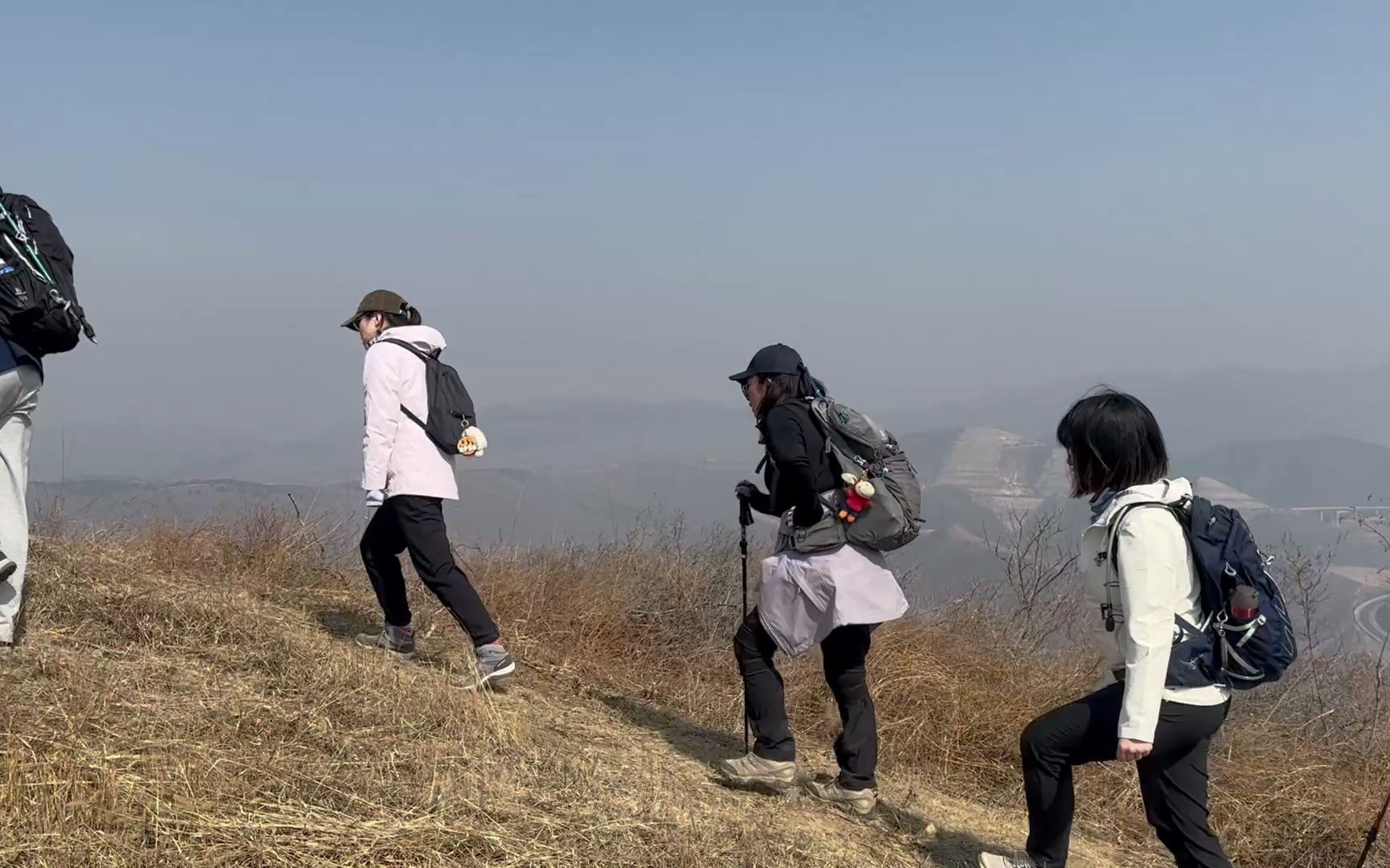 [图]【京郊徒步】浅行苦梨峪山脊，绕行环秀湖畔~