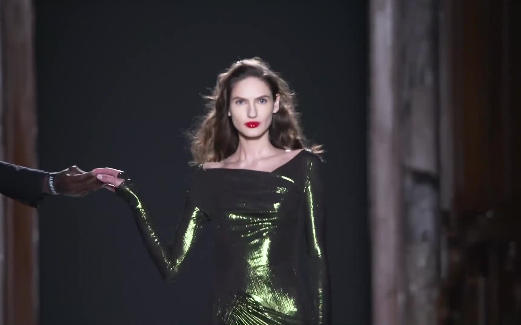 [ julien fournié]仙女走路都是踏着波浪的