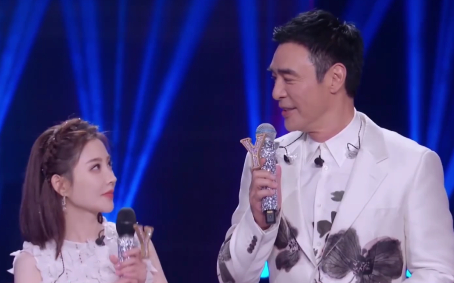 钟镇涛x冯提莫为大叔萝莉组打callsugar自制超甜剪辑