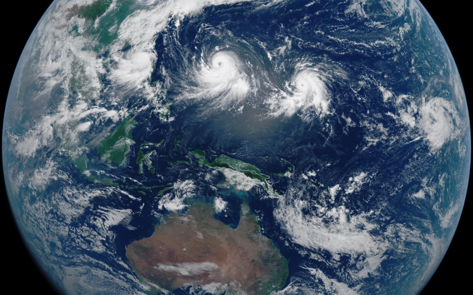 2015年7月向日葵八号全圆盘卫星云图含昼夜