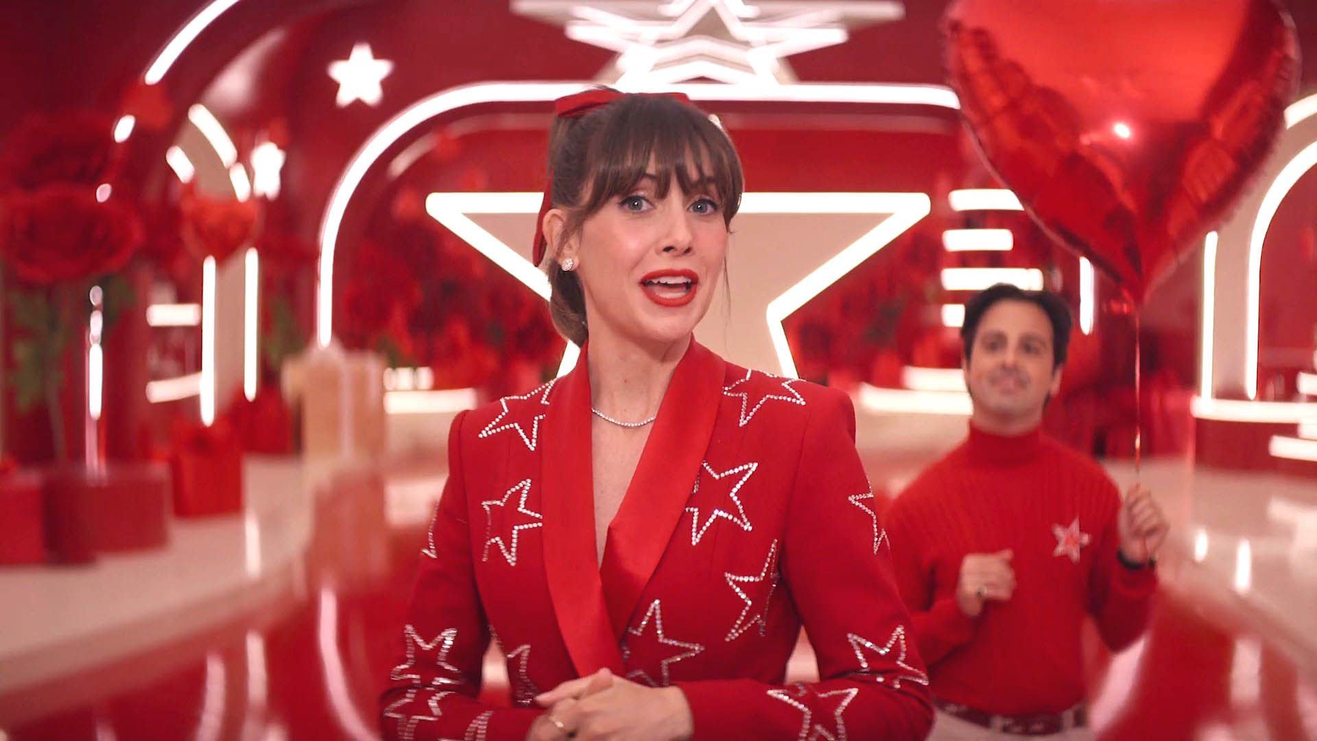 喜剧废柴联盟女主演 爱丽森·布里 代言 梅西百货 情人节主题 商业