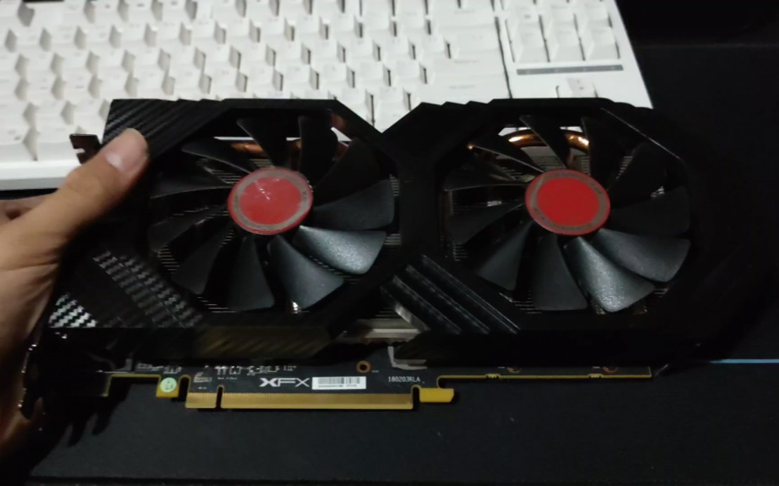 出一張絕對自用非礦訊景rx580 8g滿血大黑狼