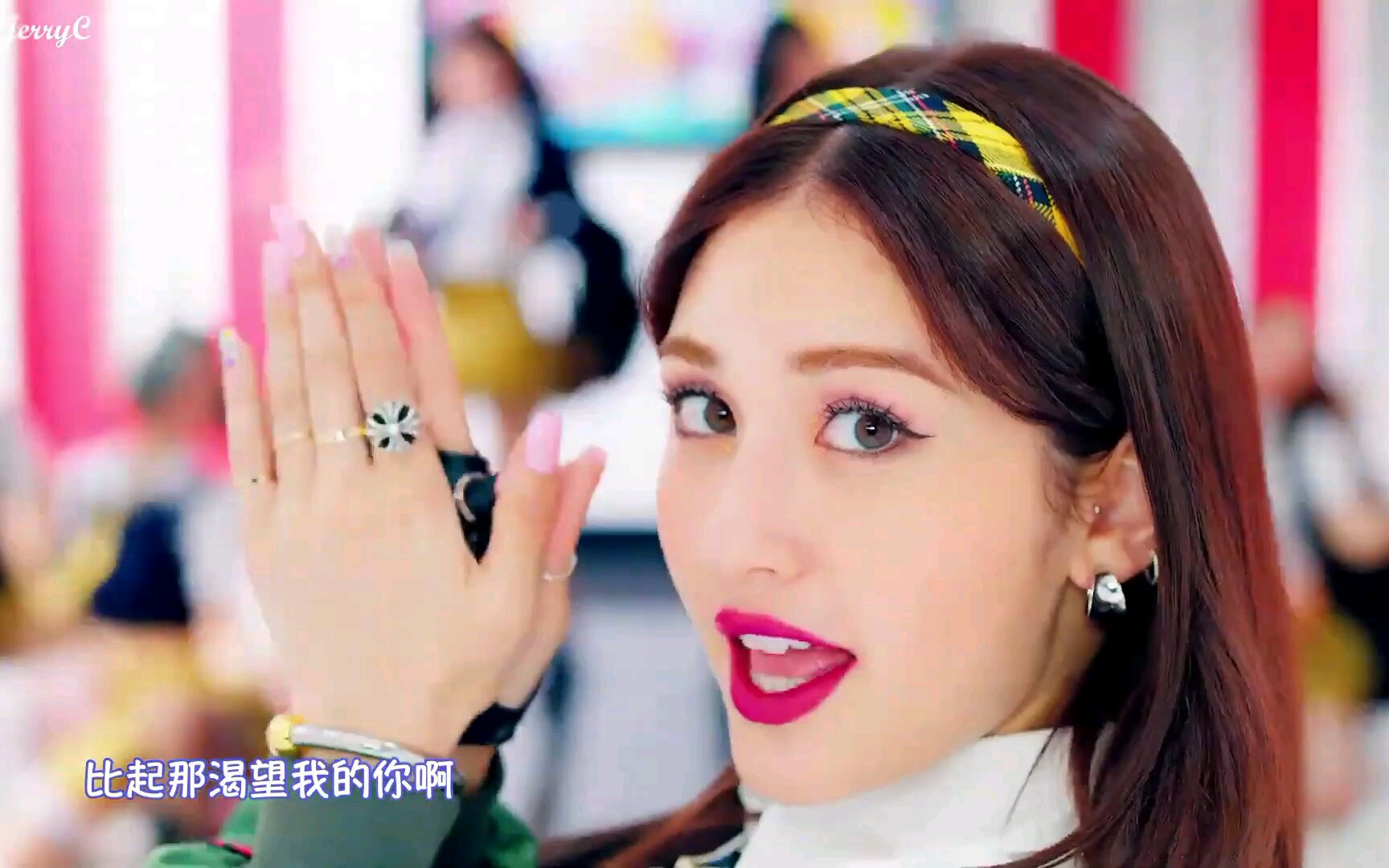 [图]【中字】Somi 全昭弥 出道单曲《Birthday》MV 1080p