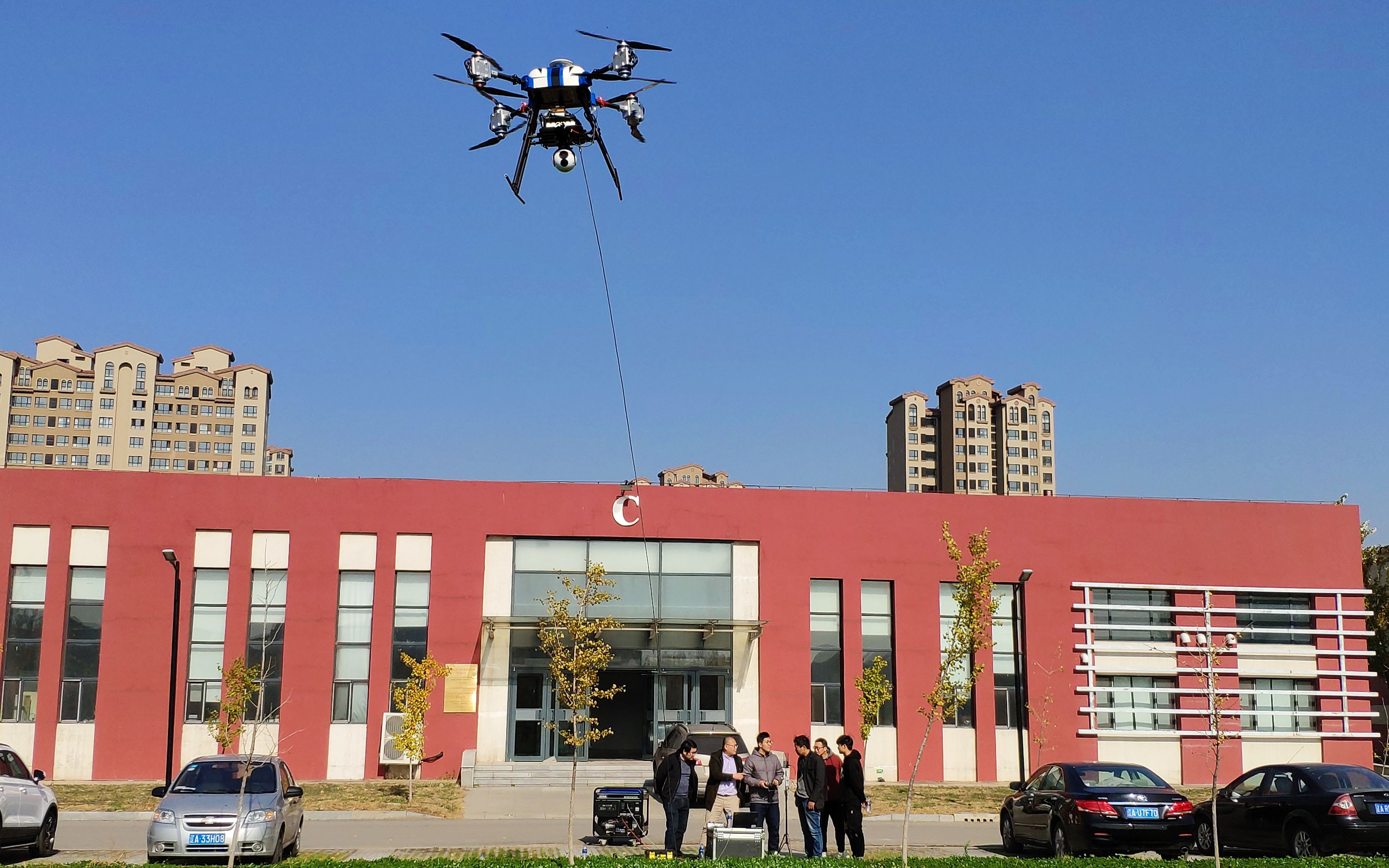 大型八桨系留无人机(清晰版)